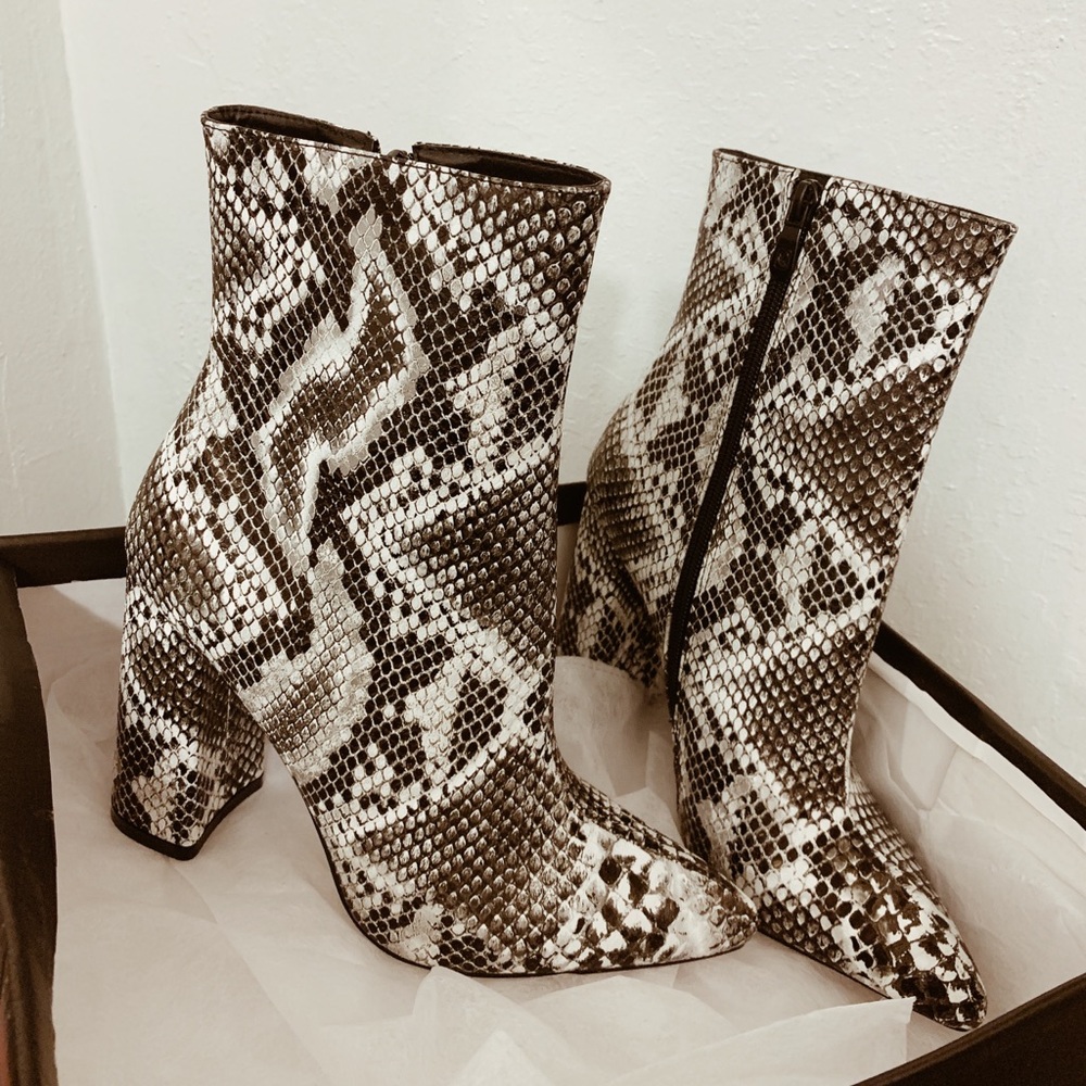 Snake Print Boots 🐍